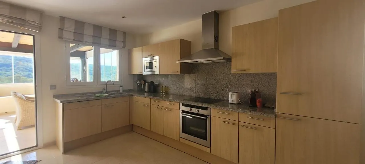 Luminoso Apartamento San Roque Golf Club Spain